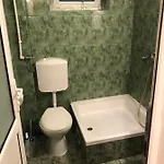 Casa Petre Gazde/Camere de închiriat *